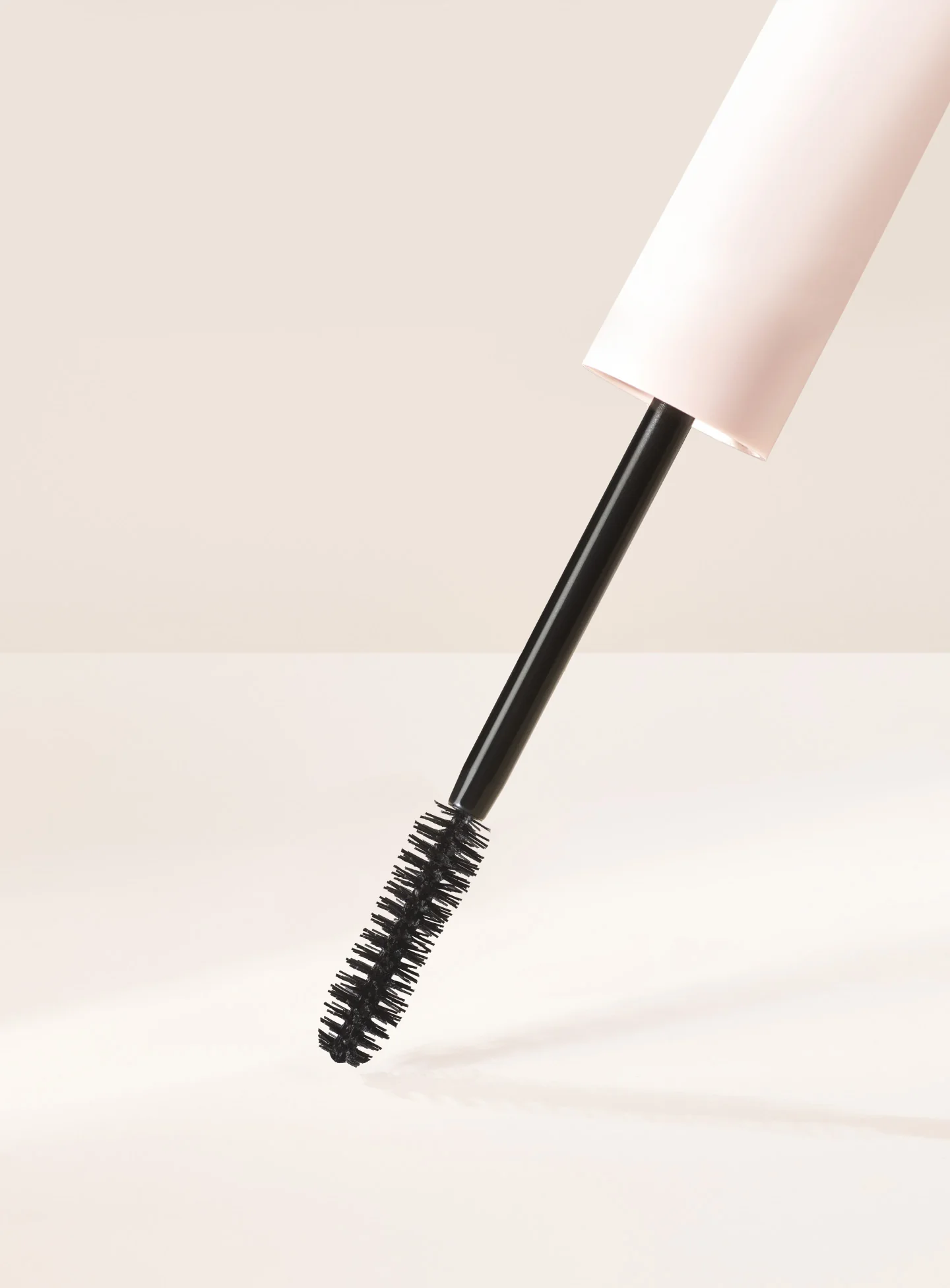 Perfect Strokes Universal Volumizing Mascara - Image 10