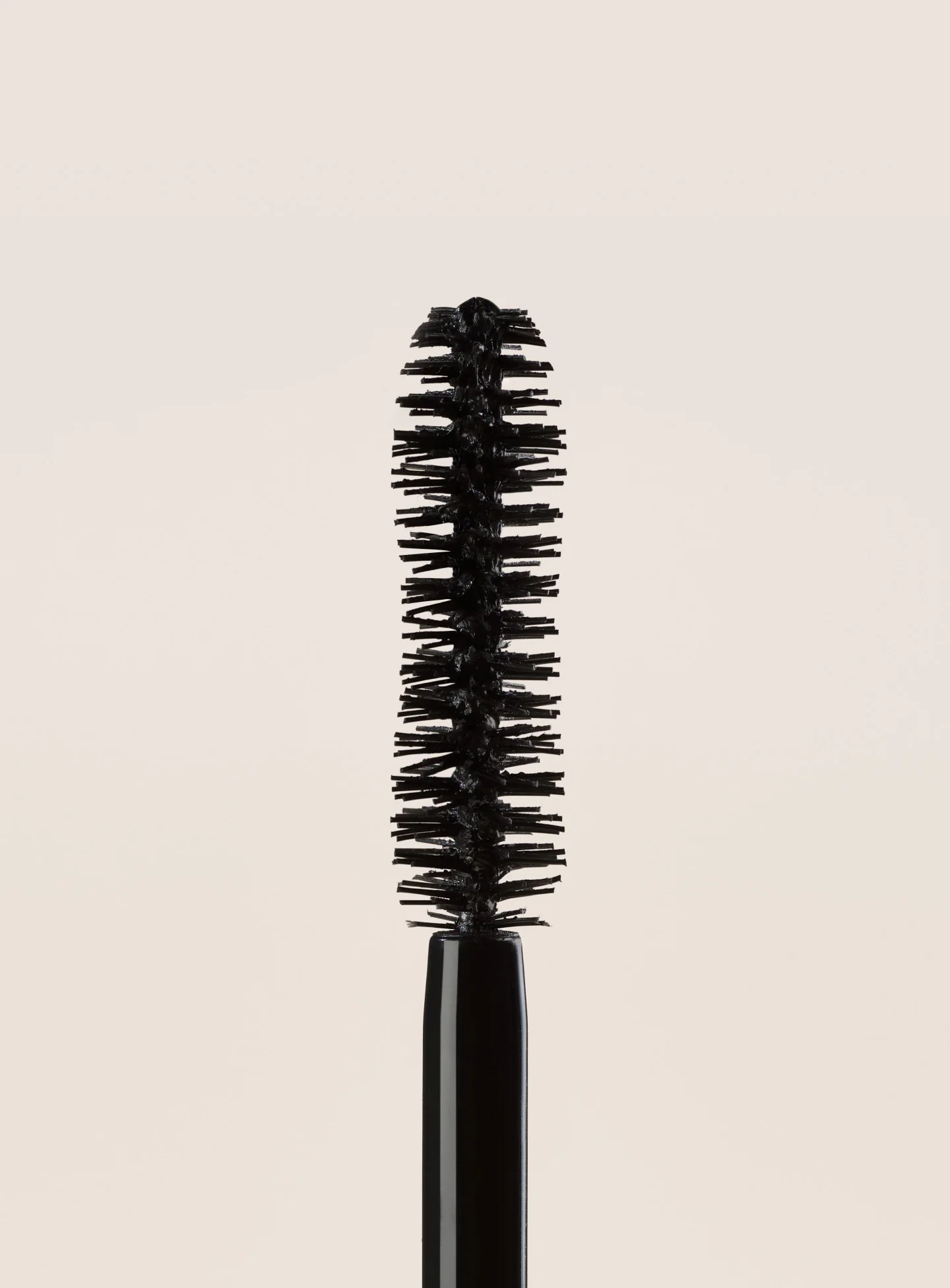 Perfect Strokes Universal Volumizing Mascara Mini - Image 6