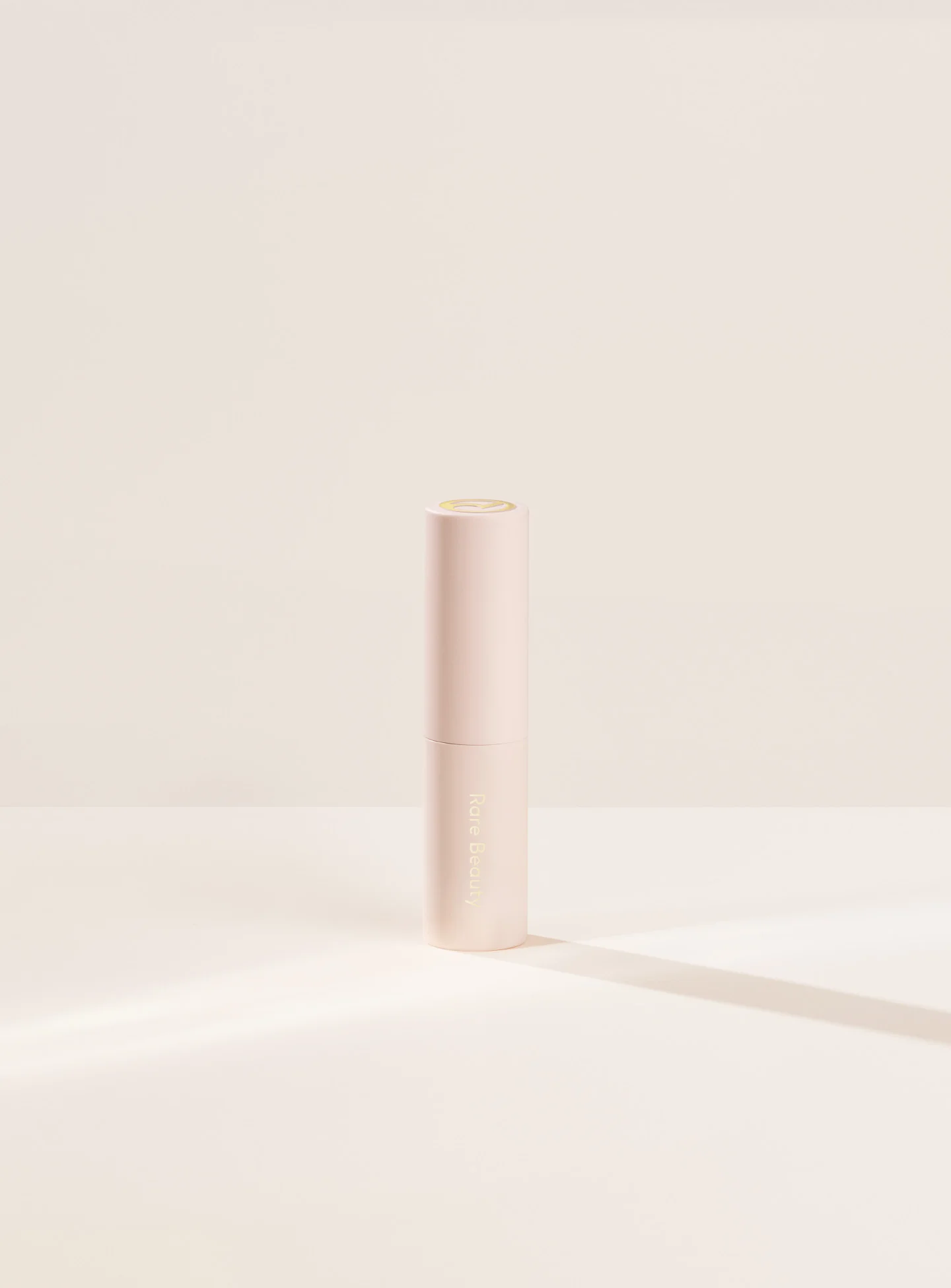 Perfect Strokes Universal Volumizing Mascara Mini - Image 7