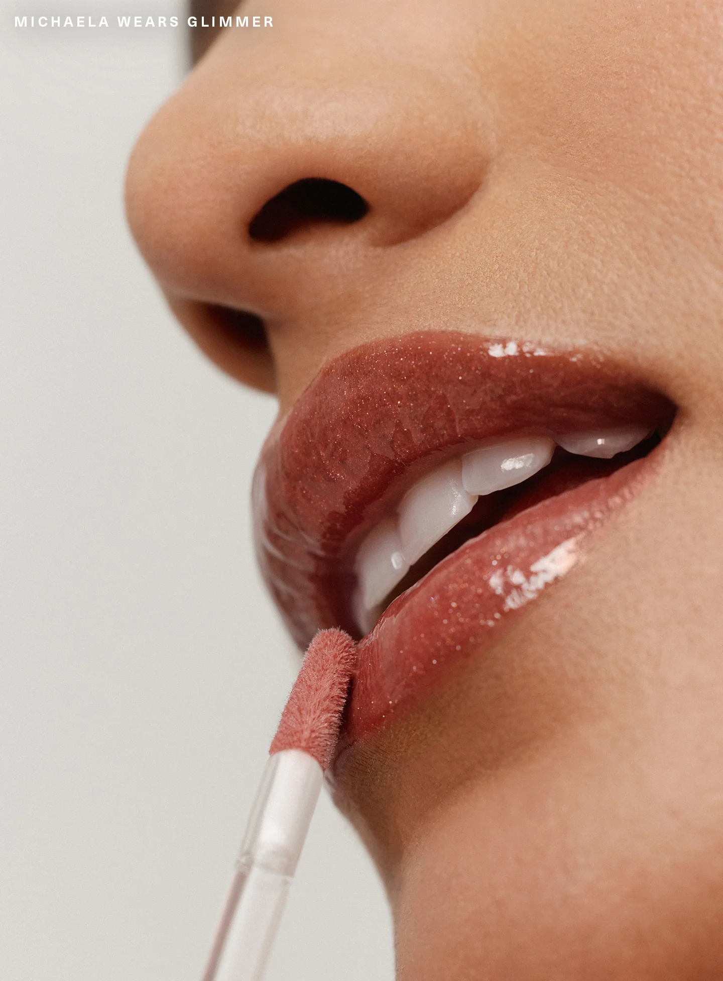 Positive Light Luminizing Lip Gloss - Image 24